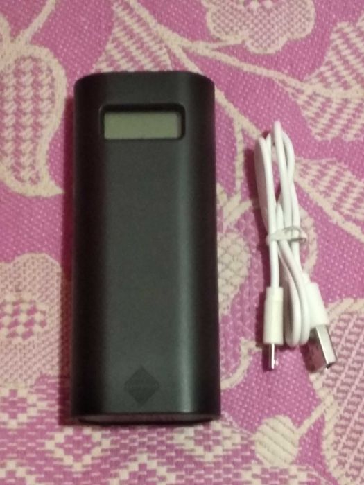 Бокс для зарадки акамуляторов 18650 и павербанк