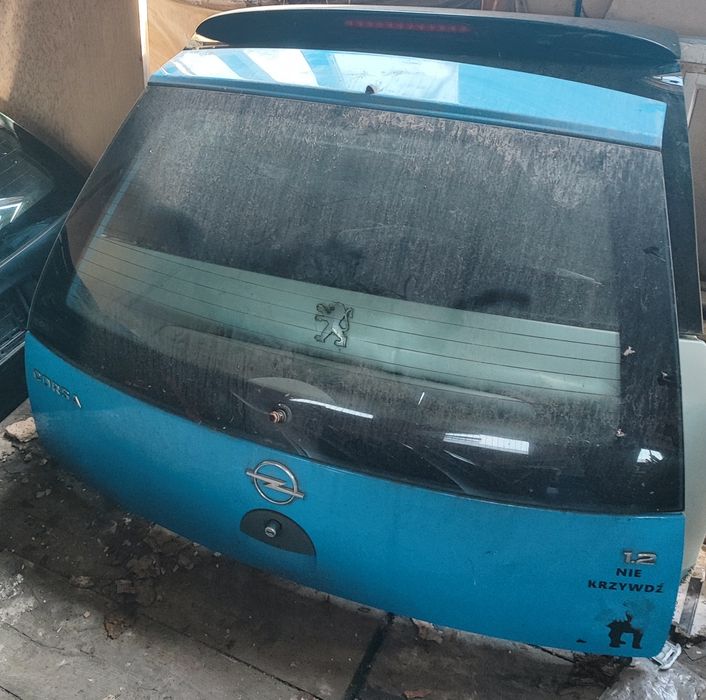 Opel Corsa C klapa tył