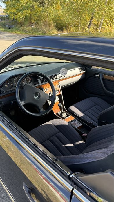 Merceses-Benz w124 coupe 2.3