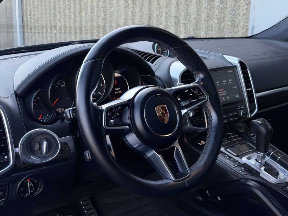 Porsche Cayenne      2017