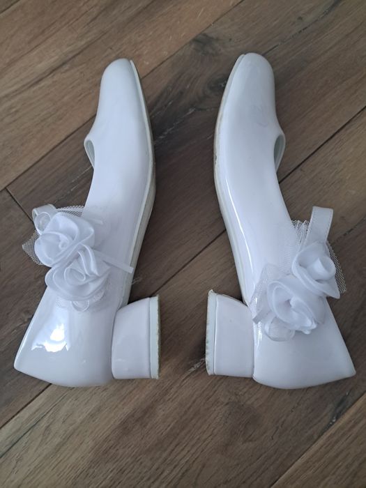 Buty pantofle komunijne rozm. 35