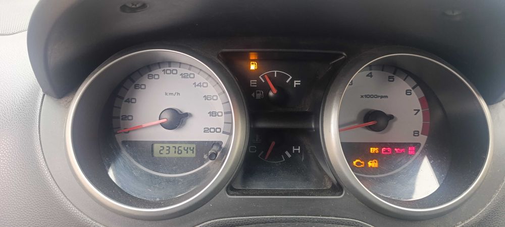 Suzuki ignis 2003 год 1.3 л
