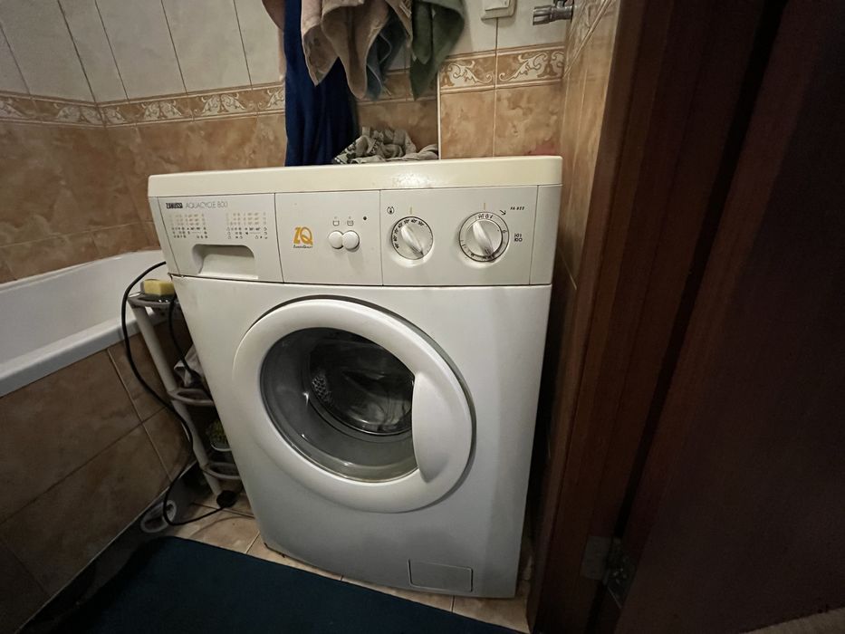 Продам пральну машинку Zanussi