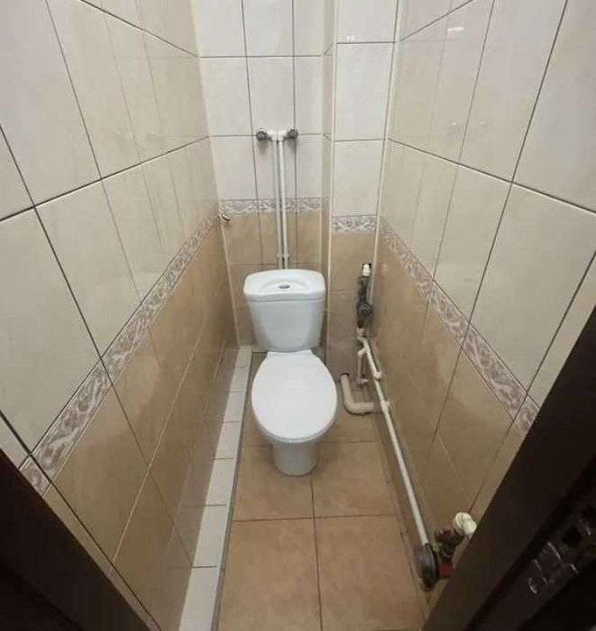 Продаж 3к Урожай  середній поверх ремонт купити трикімнатну квартиру