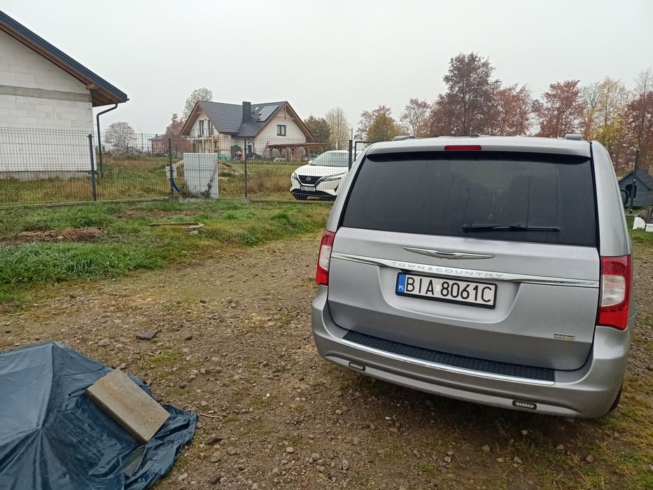 Chrysler Town Country 3.6 LPG uszkodzony