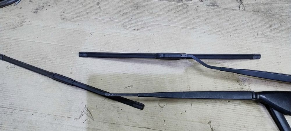 Трапеція дворніків Рено Сценік 2