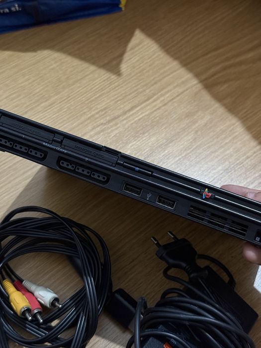 Playstation 2 + Wii preta c/acessórios