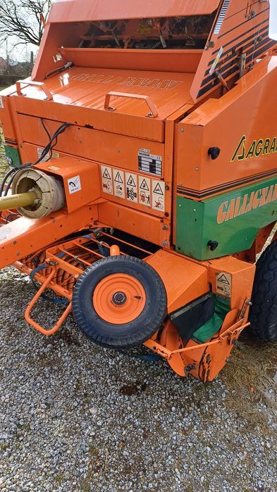 Enfardadeira de rolos