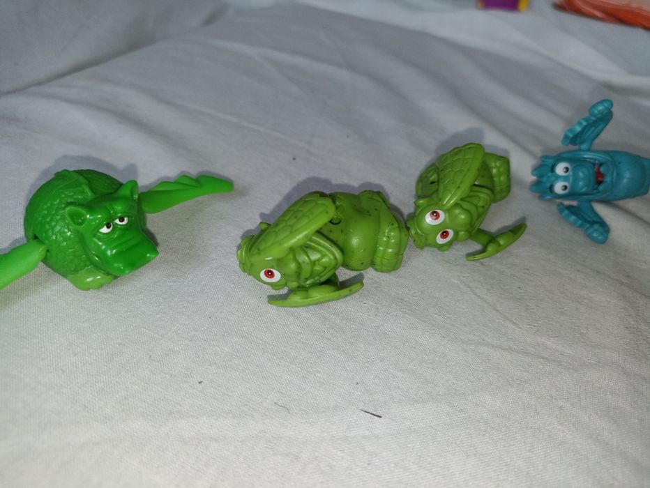 4 Nietoperze wampirki z kinder niespodzianek