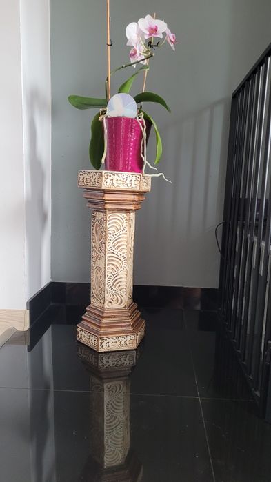 Ceramiczna kolumna stojak na kwiatek.48 cm.