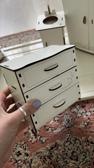 Меблі для лялькового будиночку