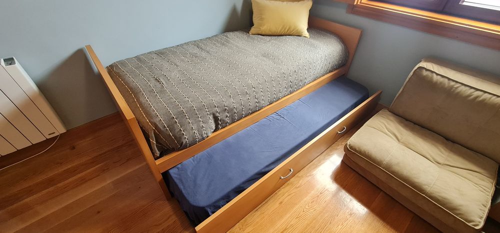 Cama solteiro com gaveta-cama