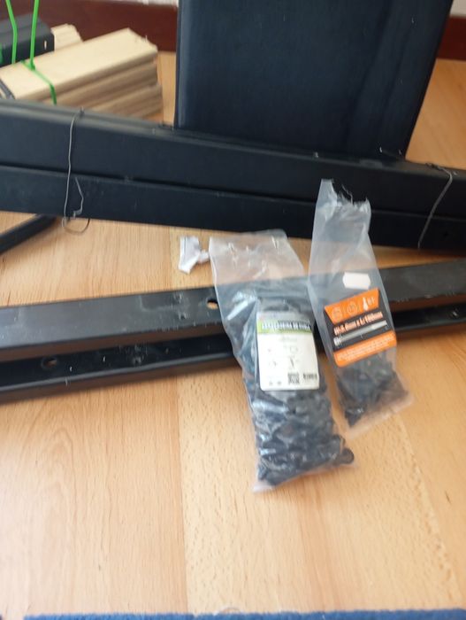 Cama de casal, com 180x200/ não atendo ligações somente pelo chat da OLX