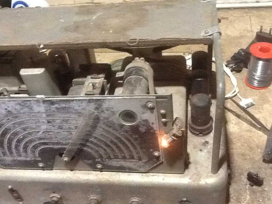 радио  ТПС -54   приёма  нет  = СВЕТИТСЯ =