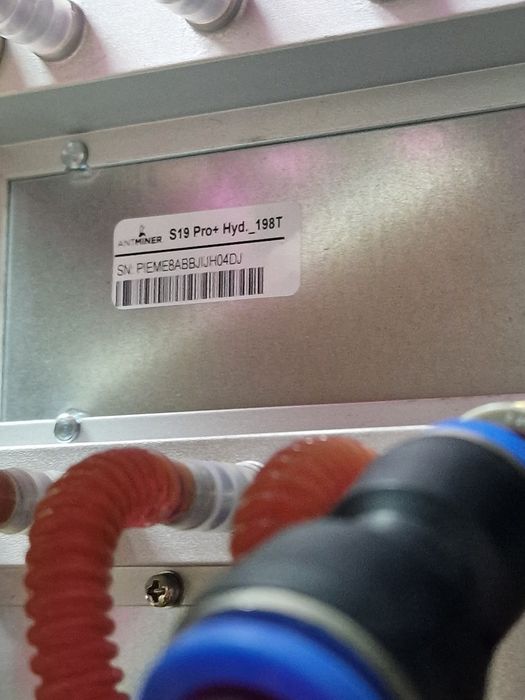 Antminer S19 Pro+ hyd 198T com cooler 12KW