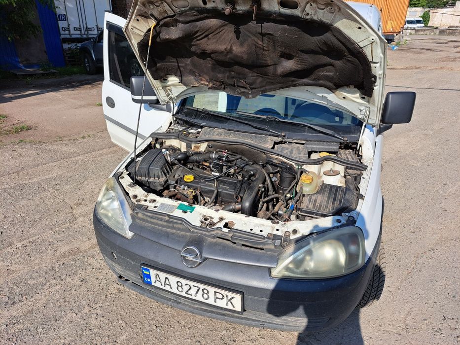 Opel Combo C 1.7 холодильник, рефрежиратор