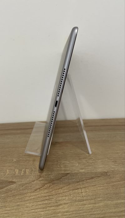 iPad Air 2 64Gb,  WI-Fi .