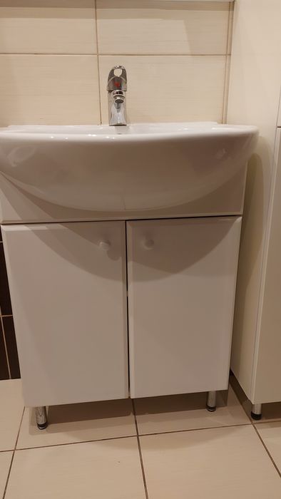 Умывальник  с тумбой