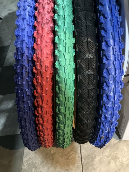 Półka na resoraki, samochodziki, Hot Wheels