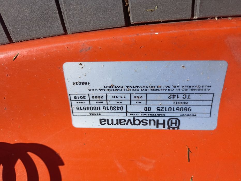 Kosiarka traktorek Husqvarna TC142 2cylindry 107cm