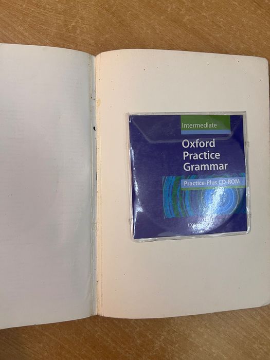 Підручник з англійської мови Oxford Practice Grammar Intermediate B1