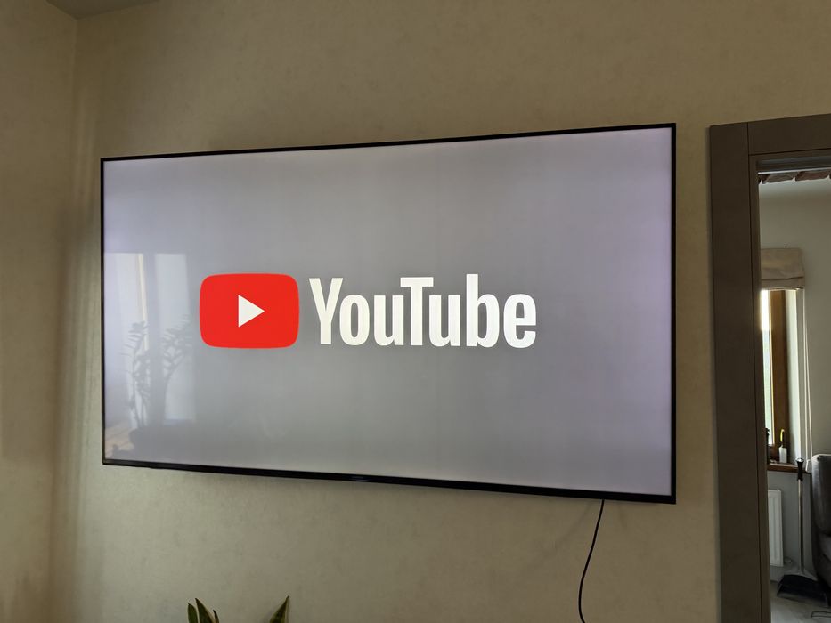 Телевизор Samsung UE65HU8500