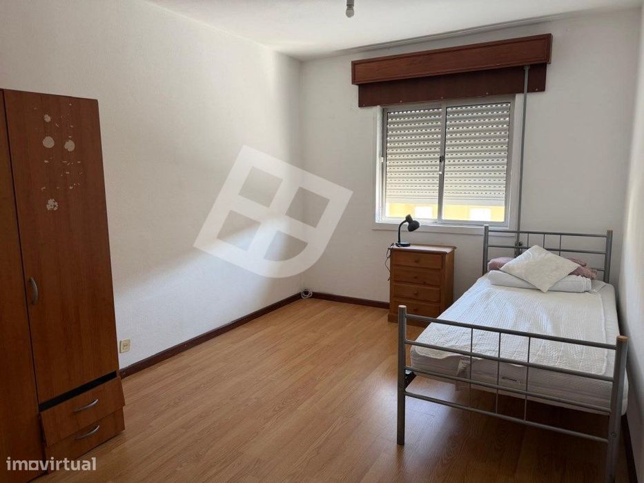 T3+1 mobilado - Arrenda-se junto à UA
