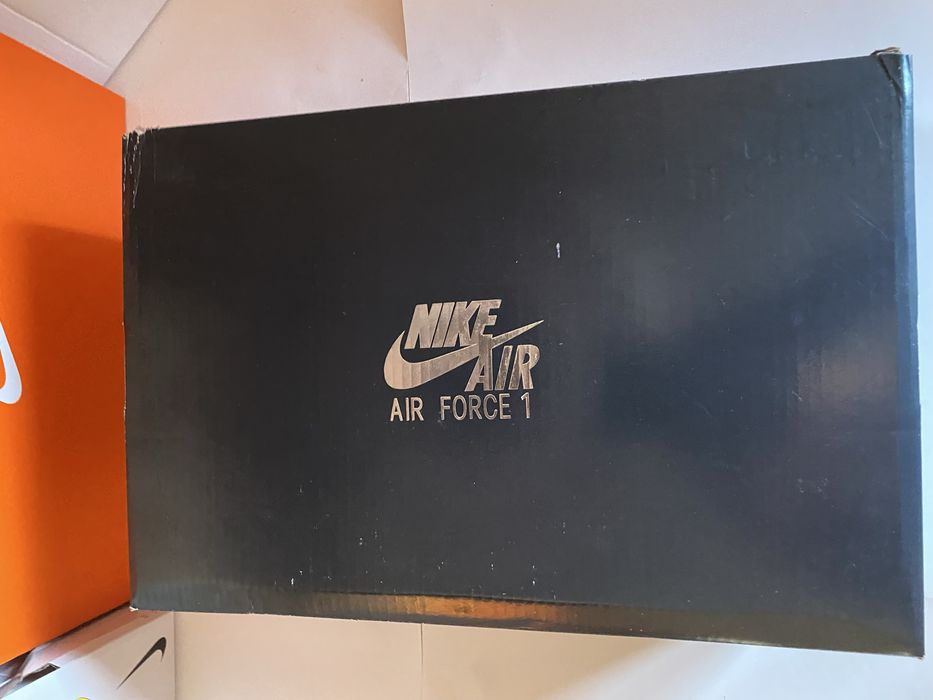 Nike air force castanhos