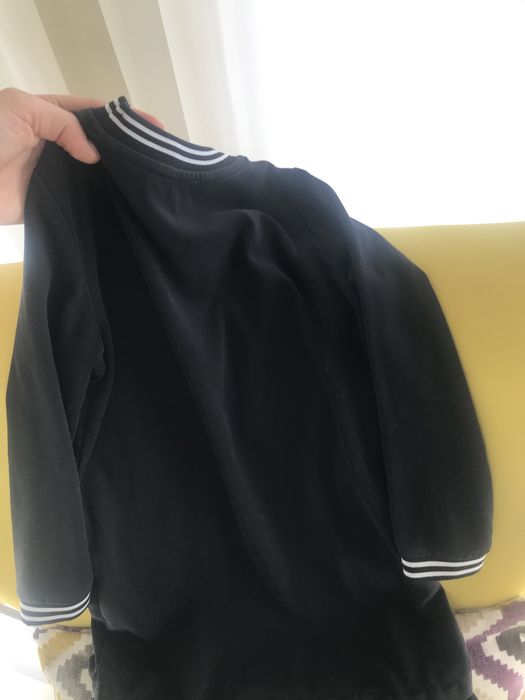 Veatido karl lagerfiel preto 8 anos
