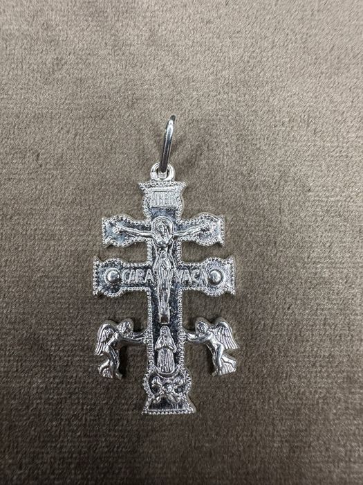 Cruz de Caravaca em prata