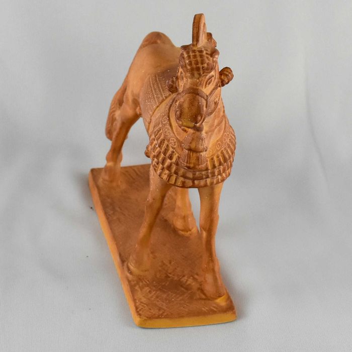 Figura em biscuit de Cavalo 4000 anos de Escultura Equestre – ASSÍRIO