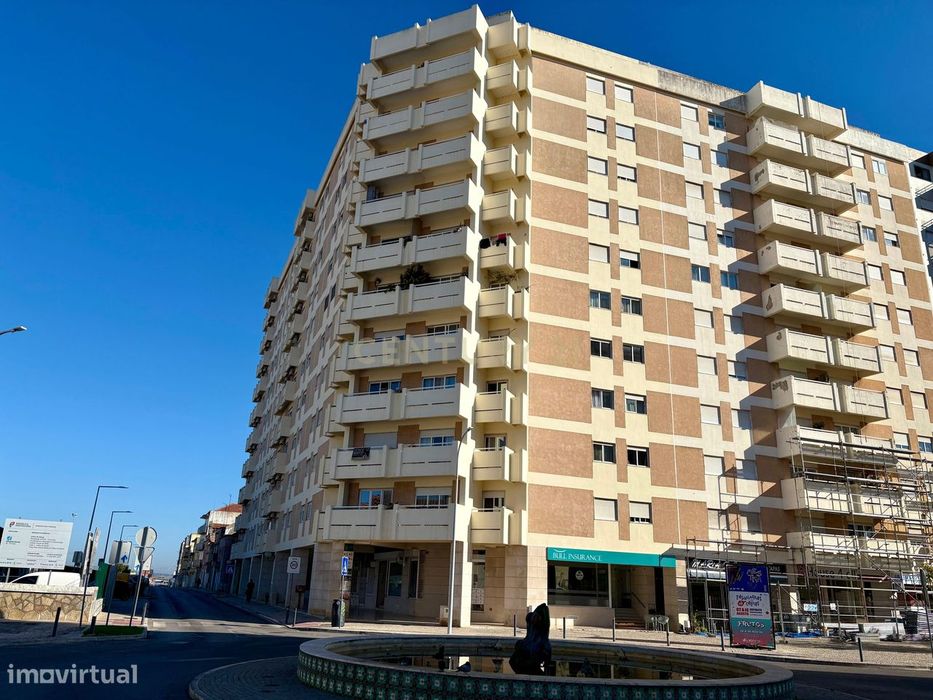 Apartamento T4 na Avenida principal de Caldas da Rainha
