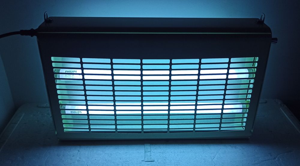 Lampa owadobójcza, lepowa, dwustronna Best Pest, 150 m2