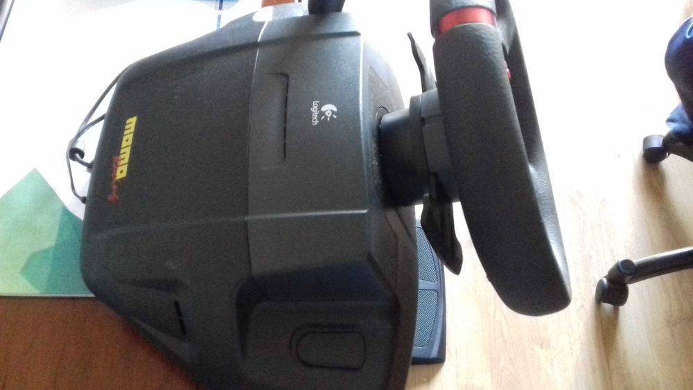 Jogo consola volante e pedais