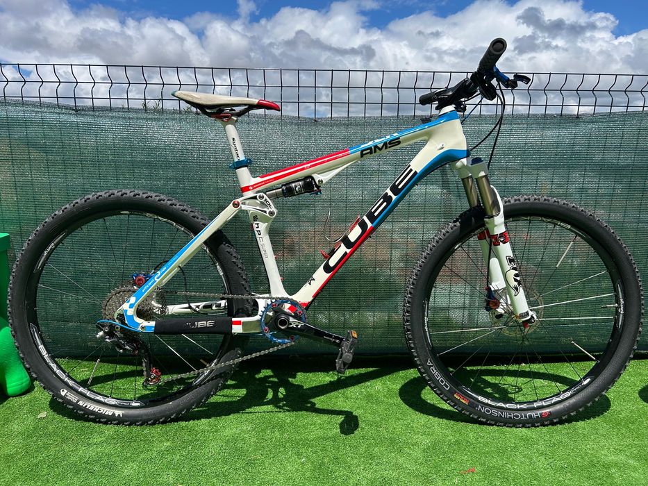 Bicicleta Cube AMS carbono