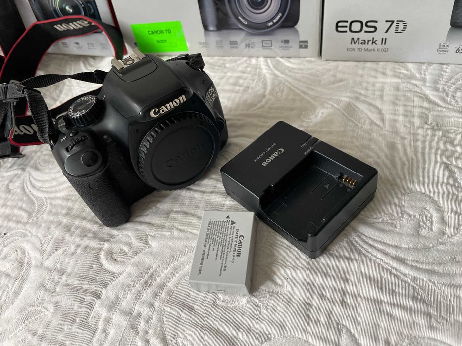 Aparat cyfrowy Canon EOS 550d