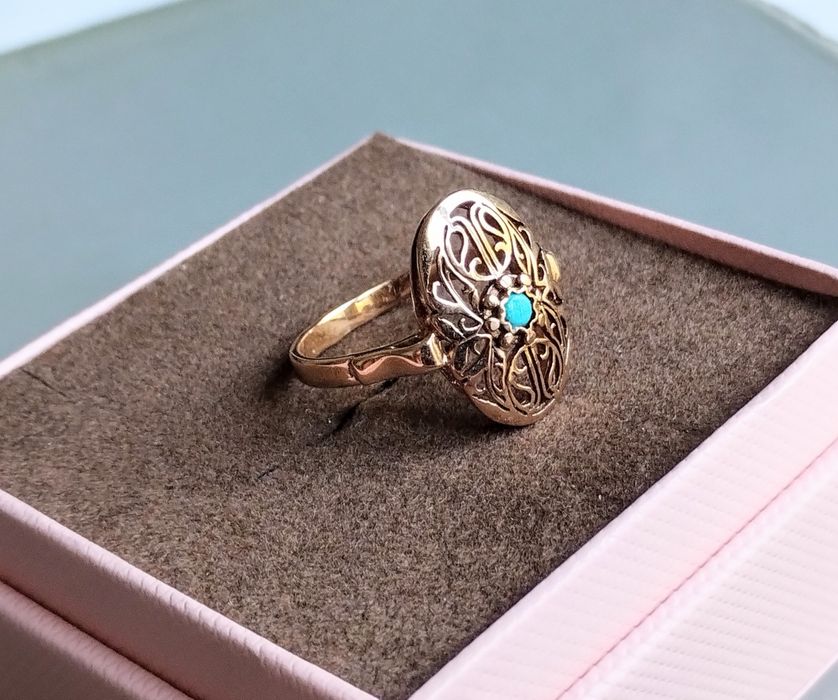 Czarujący złoty pierścionek. Warmet .PRL.