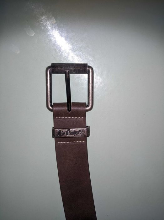 З шкіри продам в нормальному стані чоловічий ремінь