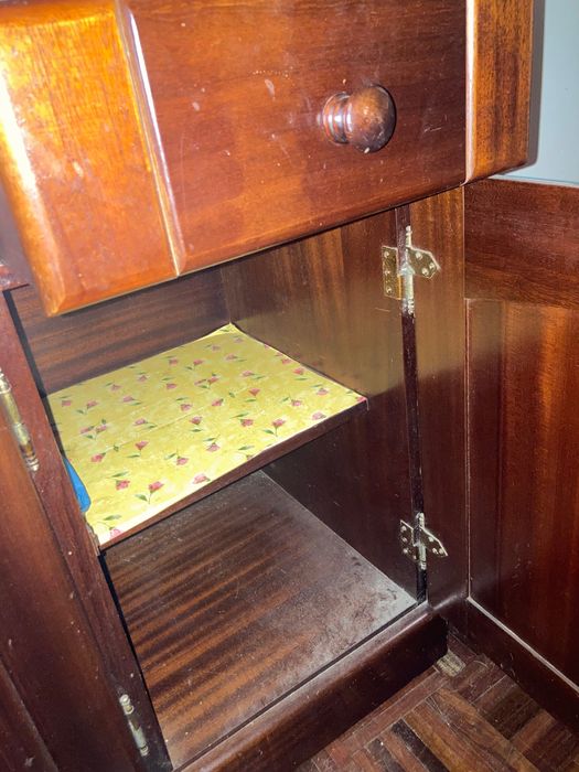 Vidraceira, móvel e armário