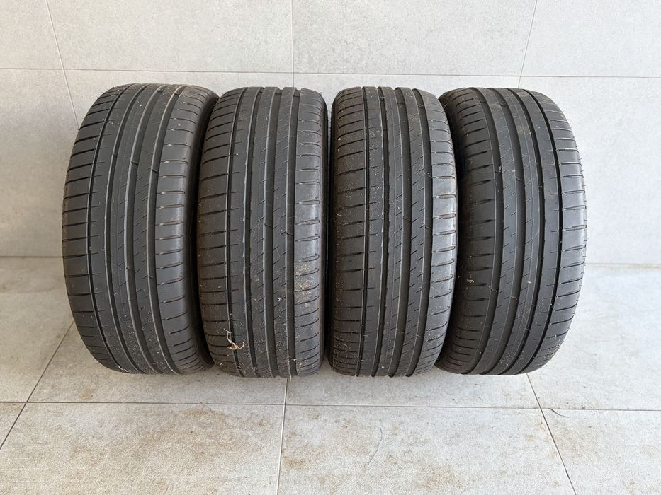 4 Pneus Michelin Pilot Sport 4 235/45/R18 (Tesla)