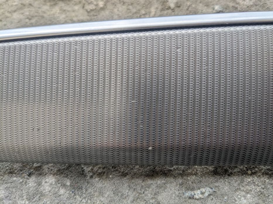 Молдинг, декор лівої водійської дверки