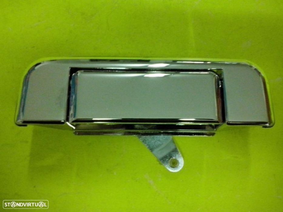 Puxador cromado tampa da mala Toyota Hilux 2005--Novo