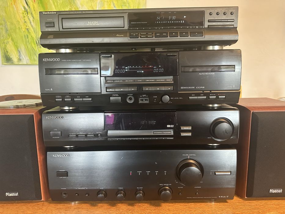 Продам музичну стійку Kenwood і сд плеєр Технікс.