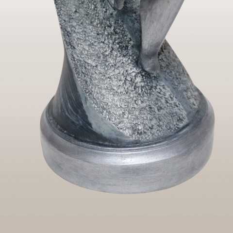 Corpo de mulher em marfinite pintada à mão (0,91 kg; Altura 24 cm)