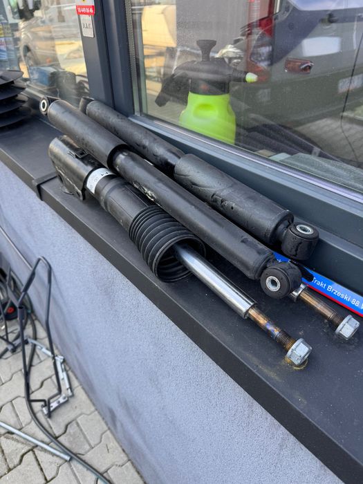 Amortyzatory Oryginalne Sprinter 4x4 - nowe
