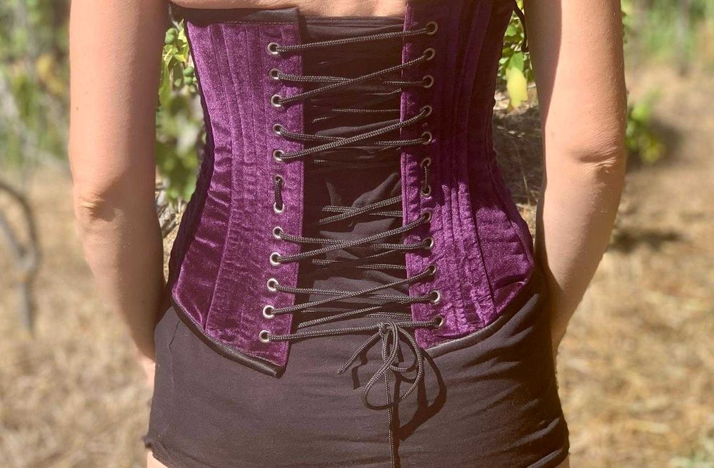 Espartilho Underbust roxo
