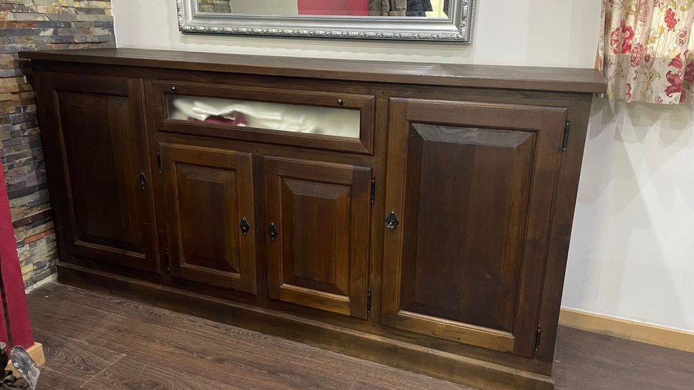 Aparador em carvalho velho