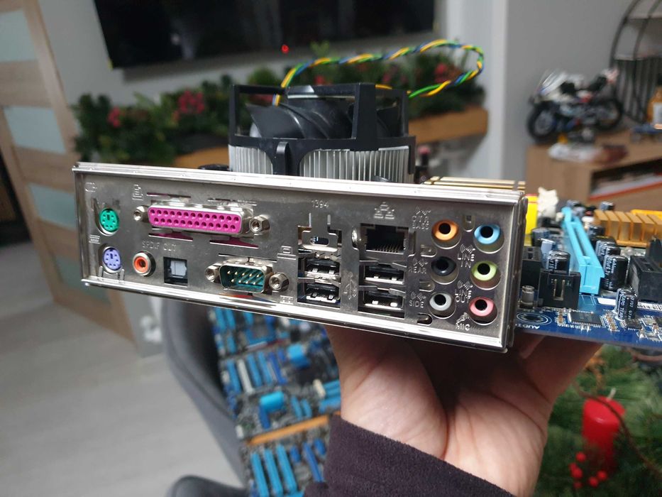 Płyta główna Gigabyte GA-P35-S3L z procesorem intel CORE 2 QUAD Q8200