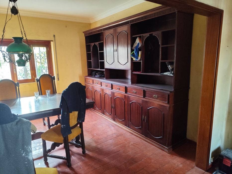Mobiliário em Madeira Maciça e outras velharias