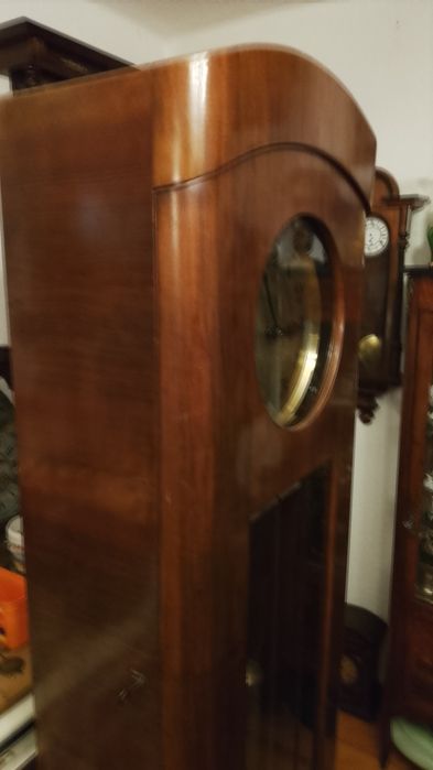 Zegar stojący w stylu art-deco